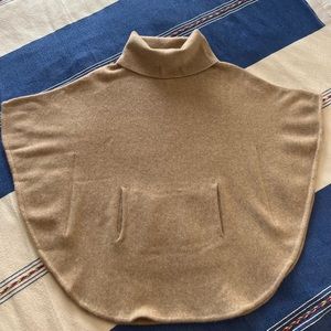 Gorgeous cashmere poncho from Pure Amici🤎